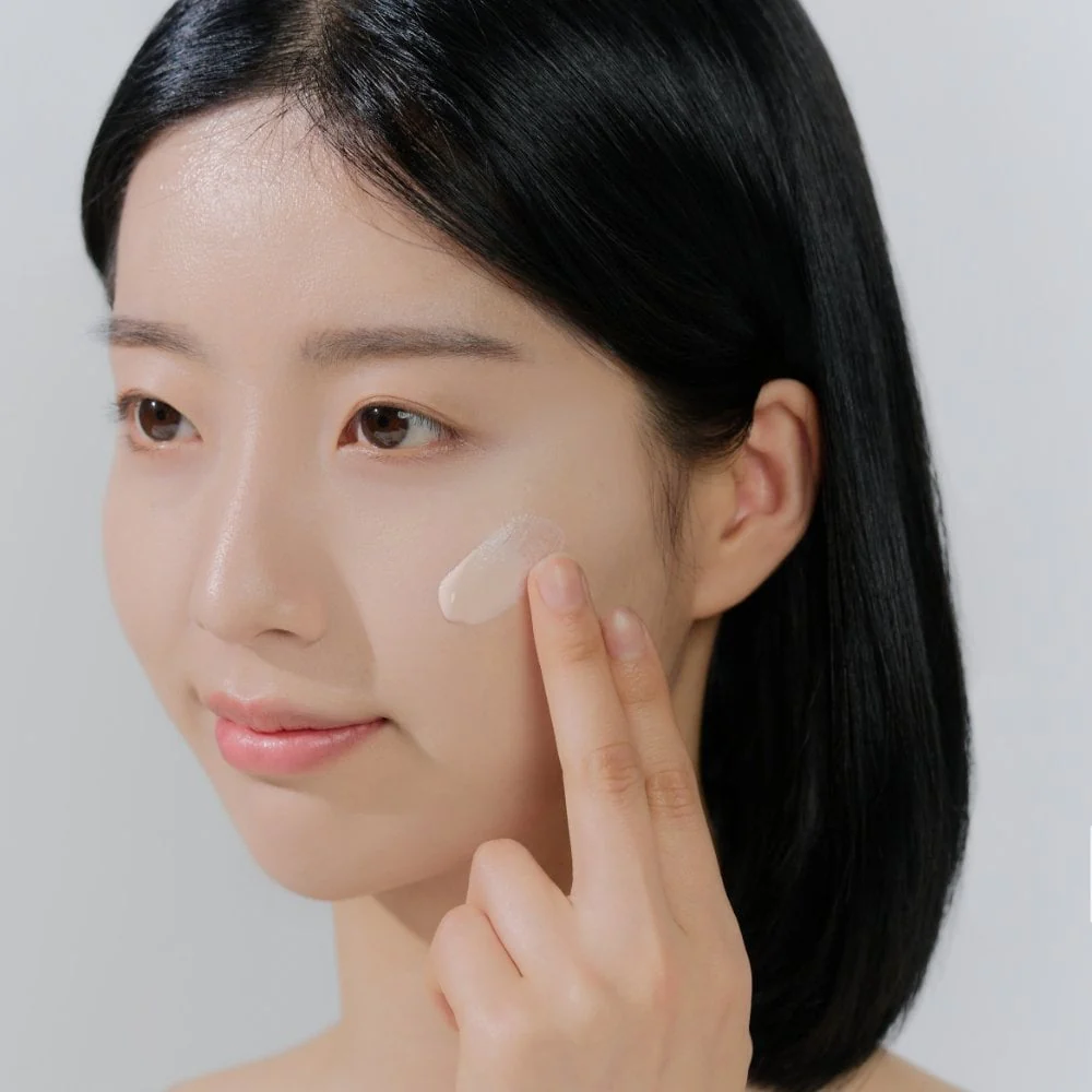 مدغشقر واقي شمس سينتيلا مع لون  - 50مل | SKIN1004 Madagascar Centella Tone Brightening Tone-up Sunscreen - Image 5