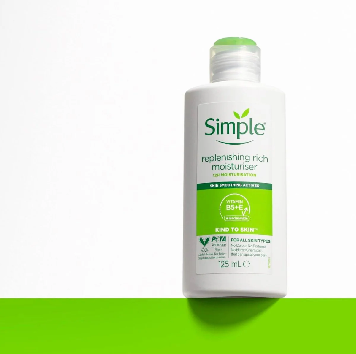 مرطب سمبل فيتامينات - 125مل | Simple Replenishing Rich Moisturizer 12h Moisturisation - Image 2