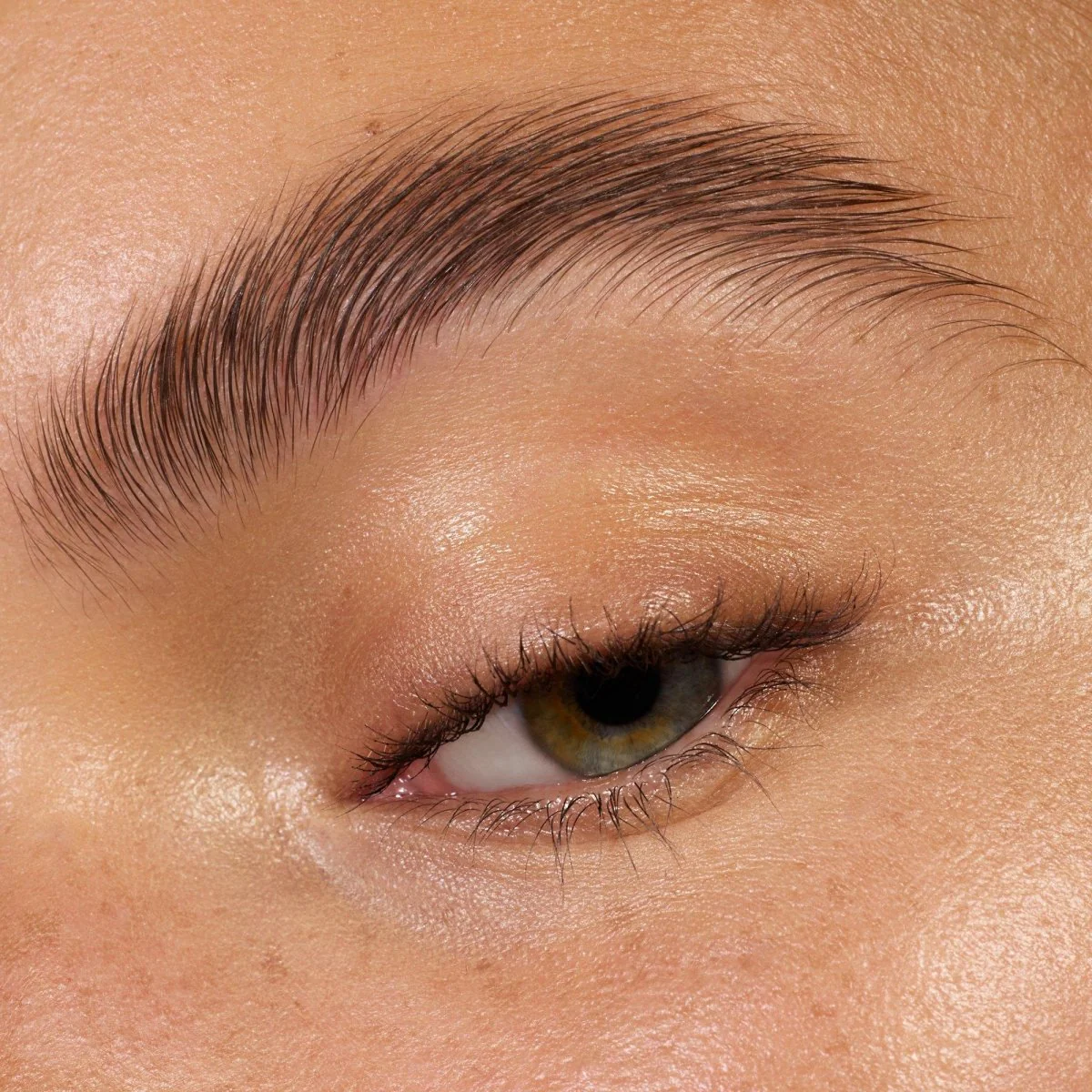 جل تثبيت الحواجب الشفاف ايسنس | Essence fix it like a pro transparent brow fixing gel - Image 4