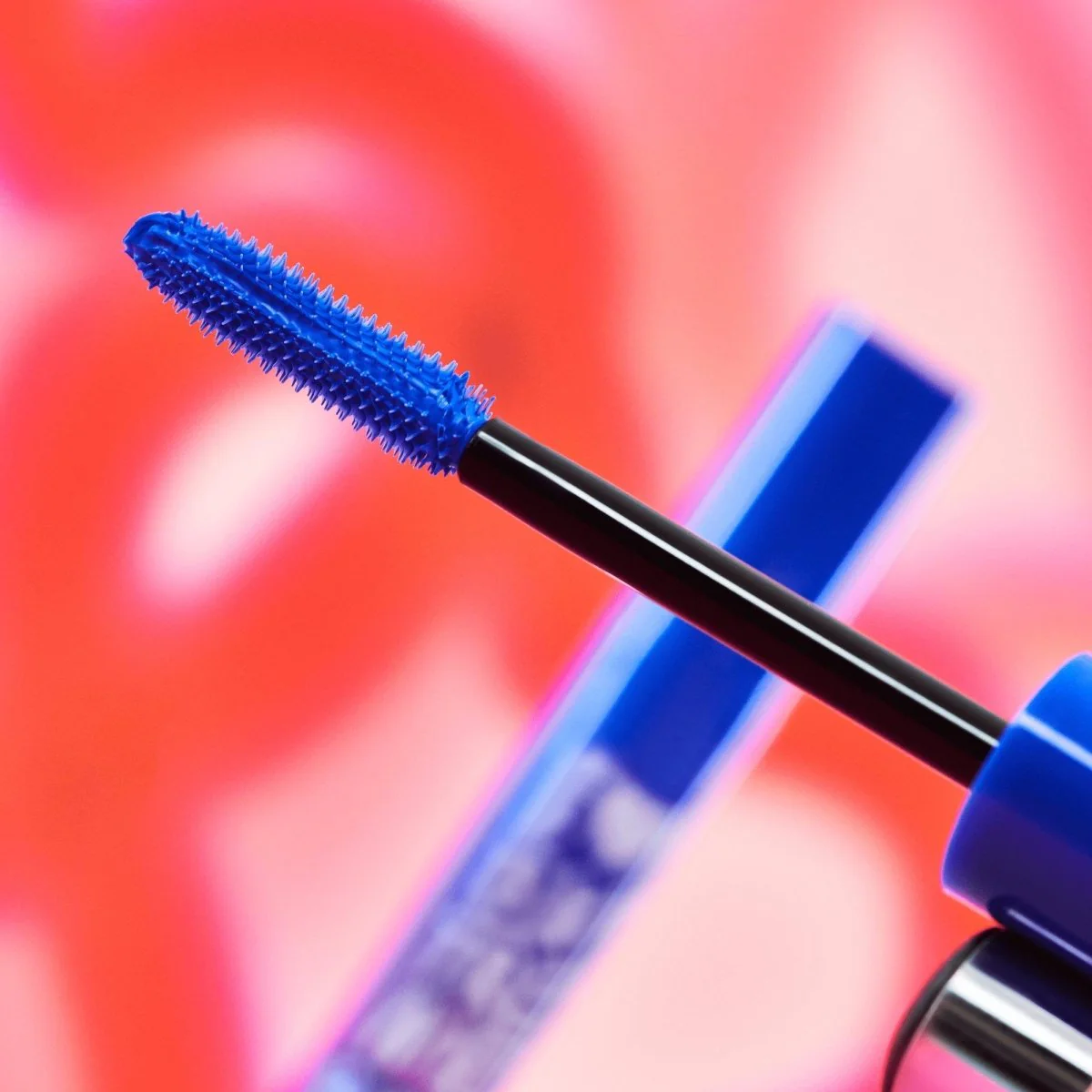 مسكارة اكستريم الزرقاء ايسنس | Essence i love extreme blue crazy volume mascara - Image 5