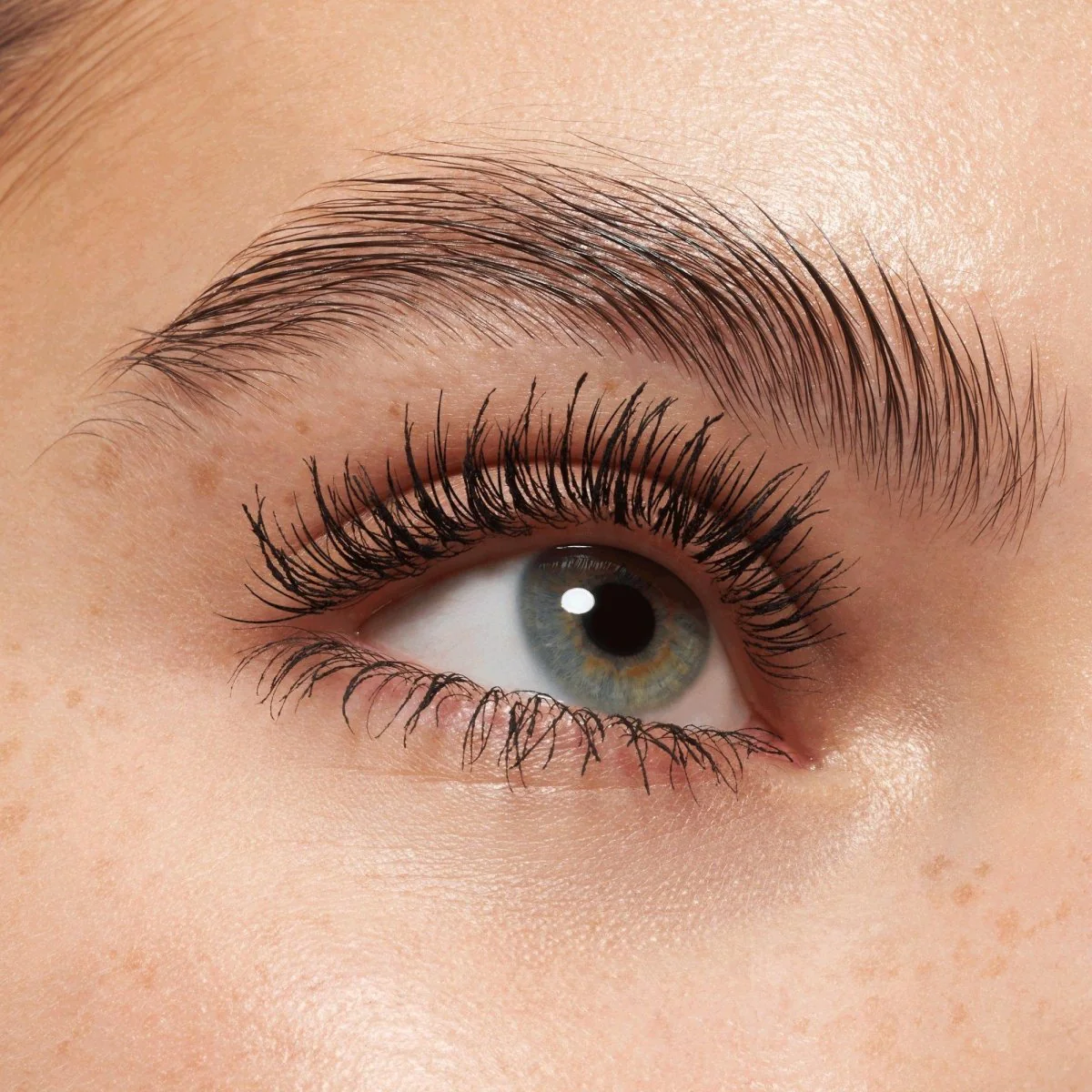 مسكارة اكستريم فوليوم ايسنس | Essence i love extreme crazy volume mascara - Image 4