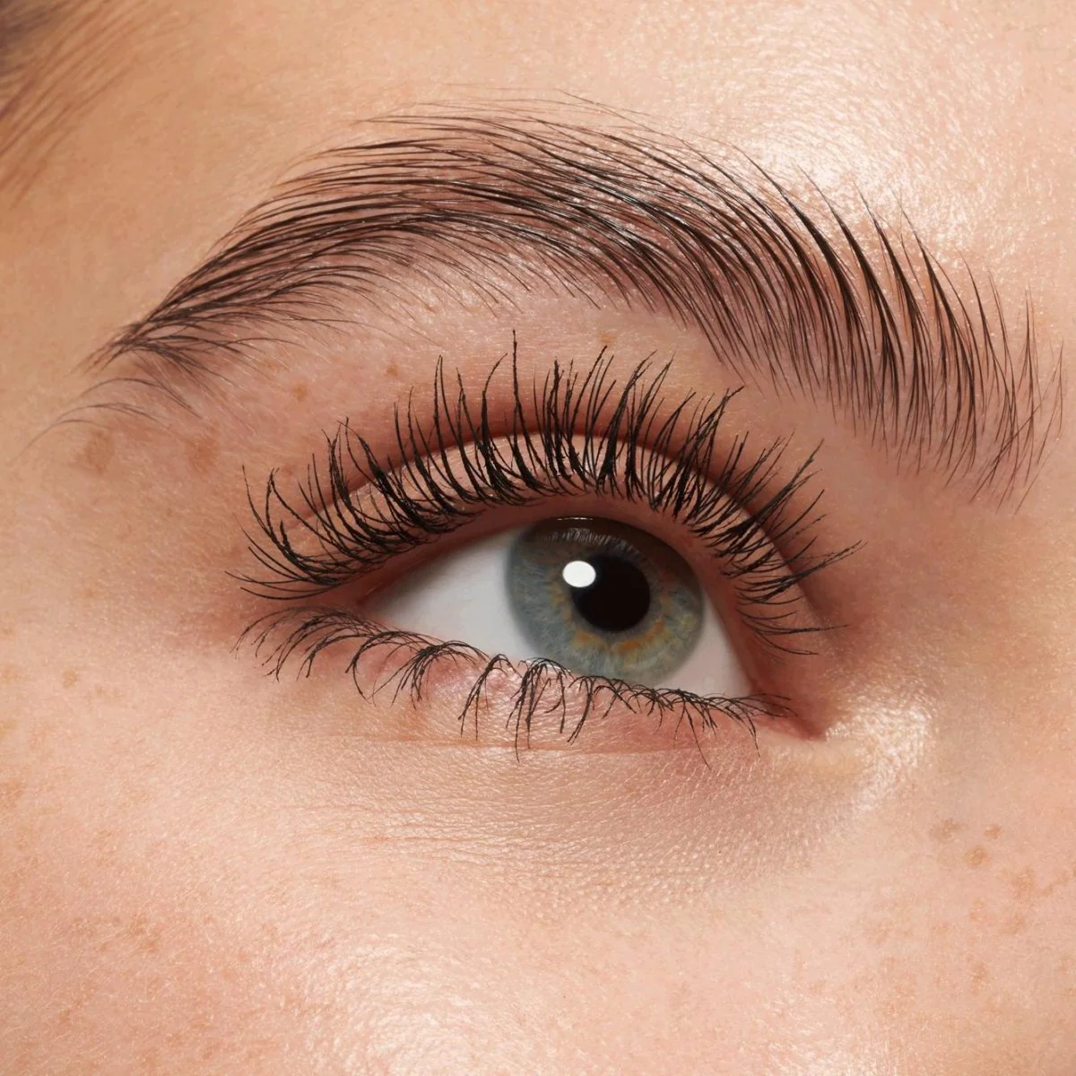 مسكارة ايسنس المقاومة للماء | Essence lash princess false lash effect mascara waterproof - Image 2