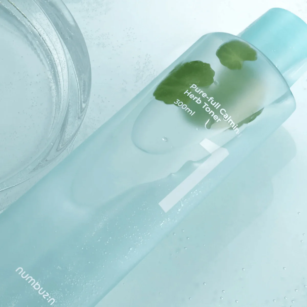 تونر الاعشاب المهدئ نمبوزين - 300مل | Numbuzin No.1 Pure-Full Calming Herb Toner - Image 2