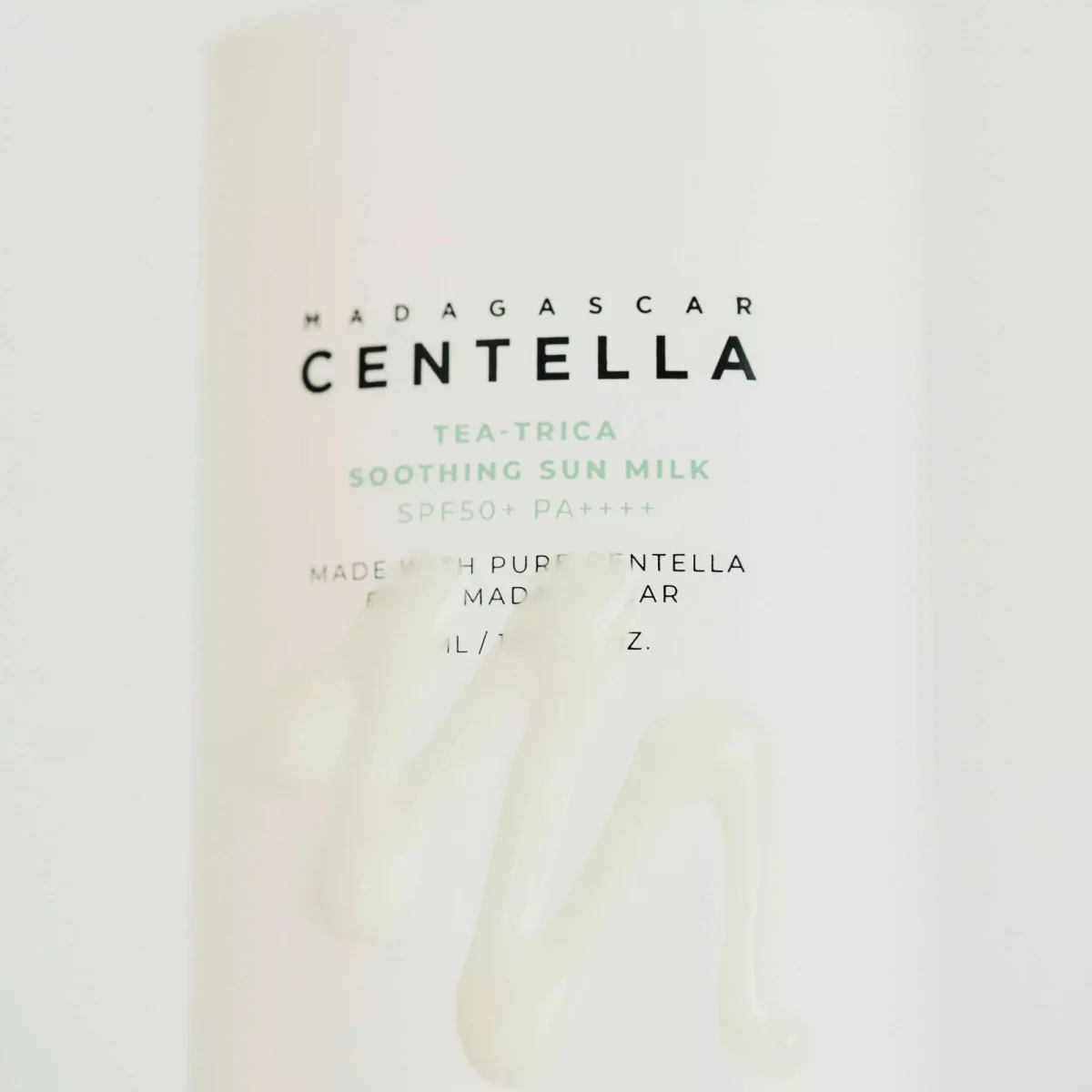 واقي شمس شجرة الشاي مدغشقر  - 50مل | SKIN1004 madagascar centella tea-trica soothing sun milk spf50+ pa++++ - Image 3