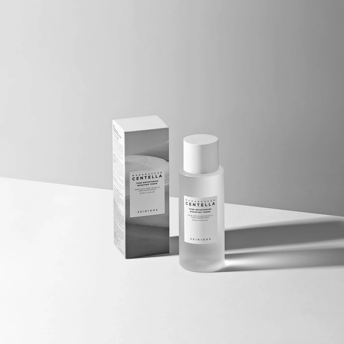 تونر لتفتيح البشرة مدغشقر - 210مل | SKIN1004 Madagascar Centella Tone Brightening Boosting Toner - Image 2